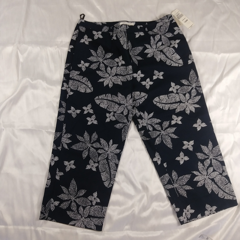 NWT Evan Picone Stretch Capri